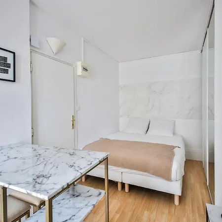 33#studio 2pers#sevres-lecourbe#necker Apartment